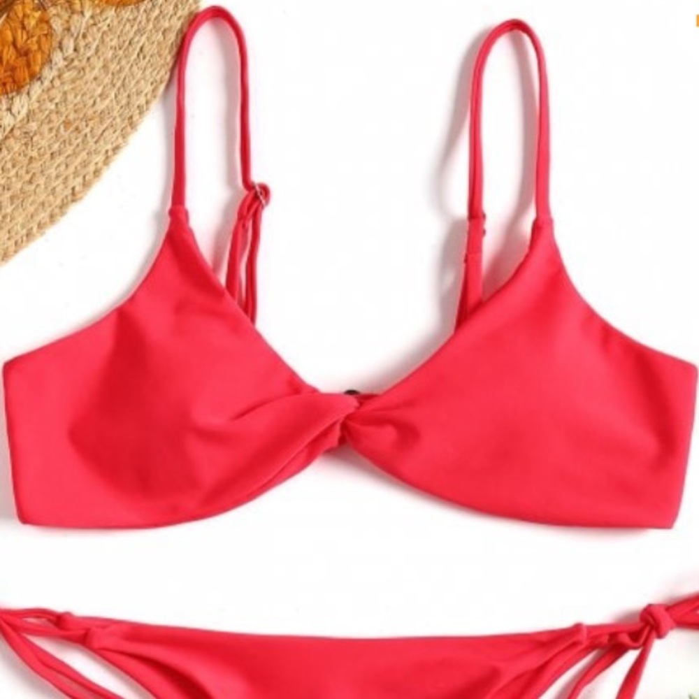Red bikini set - Picture 2 of 3